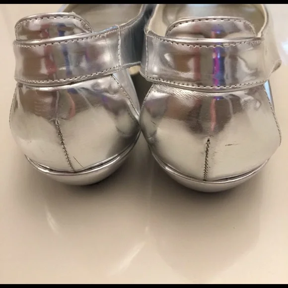 Stuart Weitzman silver leather  flats - Picture 3 of 8